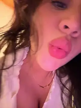 Snapshot of marcimaa chatting on October 2025 09:35:02 PM marcimaa online show from October 2025 09:35:02 PM