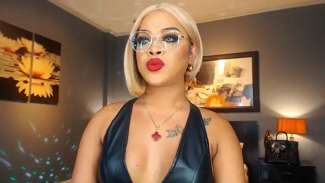 MarryQueen22 online show from May 2026 11:10:02 PM