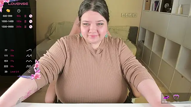 PlumPie online show from November 2025 05:35:02 PM