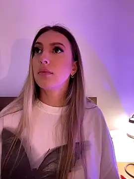 Eva Ryen online show from November 2025 04:52:01 PM