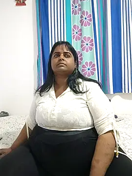 Snapshot of SusanaEshwar chatting on July 2026 06:35:02 PM SusanaEshwar online show from July 2026 06:35:02 PM