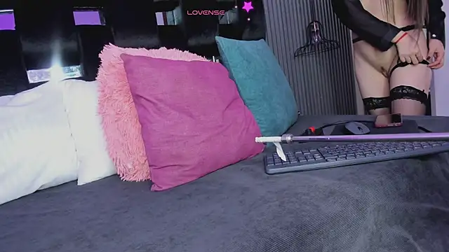 Snapshot of levana1 chatting on November 2025 09:24:02 PM levana1 online show from November 2025 09:24:02 PM