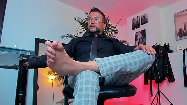 Snapshot of MrFrank_tattoo chatting on December 2024 03:11:01 PM MrFrank tattoo online show from December 2024 03:11:01 PM