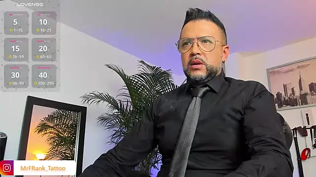Snapshot of MrFrank_tattoo chatting on January 2025 01:49:02 PM MrFrank tattoo online show from January 2025 01:49:02 PM