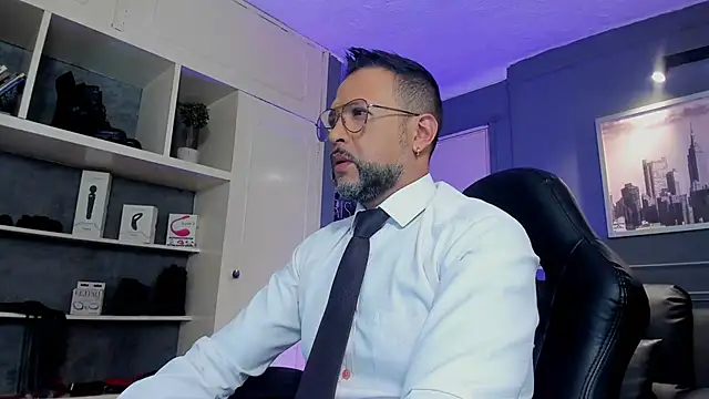 Snapshot of MrFrank_tattoo chatting on September 2025 12:07:02 PM MrFrank tattoo online show from September 2025 12:07:02 PM