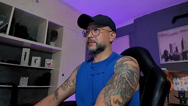 MrFrank tattoo online show from October 2025 01:19:01 AM