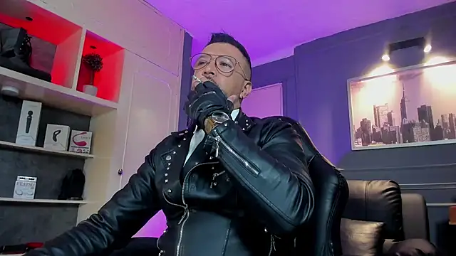 Snapshot of MrFrank_tattoo chatting on February 2026 10:34:02 AM MrFrank tattoo online show from February 2026 10:34:02 AM