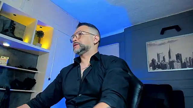 Snapshot of MrFrank_tattoo chatting on February 2026 10:37:02 AM MrFrank tattoo online show from February 2026 10:37:02 AM