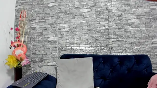 Snapshot of LizzRouse chatting on February 2025 06:01:02 PM LizzRouse online show from February 2025 06:01:02 PM
