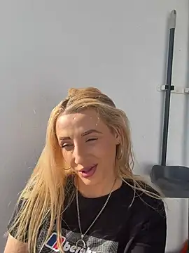 Snapshot of Strongqueen chatting on May 2026 05:55:02 PM Strongqueen online show from May 2026 05:55:02 PM