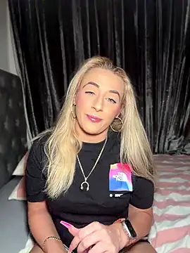 Snapshot of Strongqueen chatting on August 2026 08:36:01 PM Strongqueen online show from August 2026 08:36:01 PM