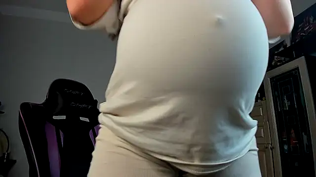 stella vestal online show from December 2024 04:07:02 AM