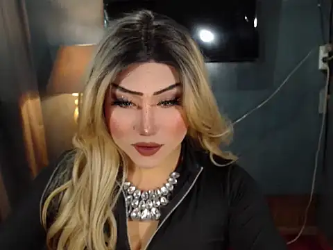 Snapshot of BlackAlison chatting on April 2026 05:08:02 PM BlackAlison online show from April 2026 05:08:02 PM