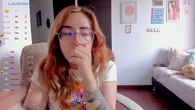 Snapshot of linda_giggle chatting on January 2025 01:31:01 PM linda giggle online show from January 2025 01:31:01 PM