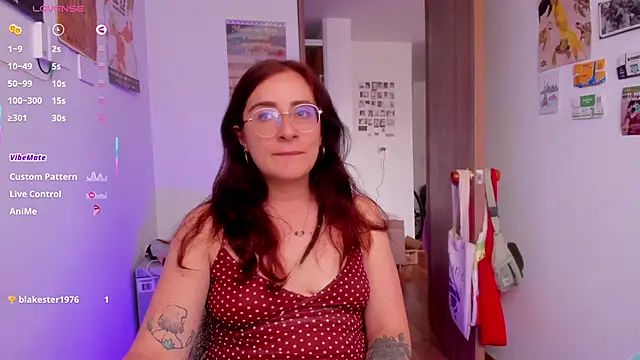 Snapshot of linda_giggle chatting on May 2026 04:04:02 PM linda giggle online show from May 2026 04:04:02 PM