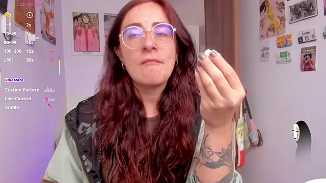 Snapshot of linda_giggle chatting on May 2026 02:33:01 PM linda giggle online show from May 2026 02:33:01 PM