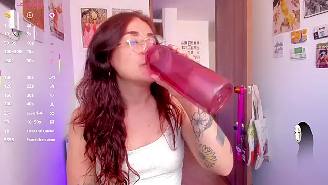 Snapshot of linda_giggle chatting on May 2026 08:26:01 PM linda giggle online show from May 2026 08:26:01 PM