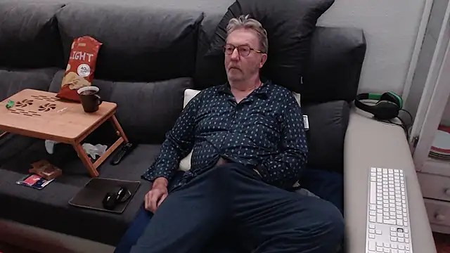 Nudelschwanz online show from March 2025 03:45:01 AM