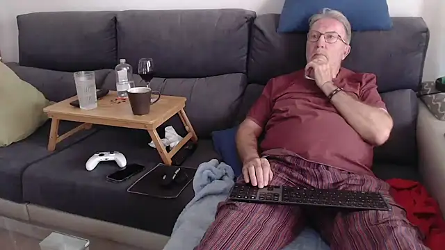 Nudelschwanz online show from April 2026 03:31:02 PM