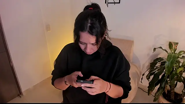 Amber  Davis online show from November 2025 08:30:01 PM