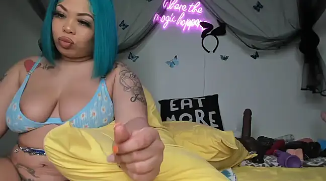 Snapshot of ThickAssRena chatting on February 2025 01:41:01 AM ThickAssRena online show from February 2025 01:41:01 AM