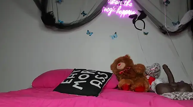 Snapshot of ThickAssRena chatting on February 2025 02:42:02 AM ThickAssRena online show from February 2025 02:42:02 AM