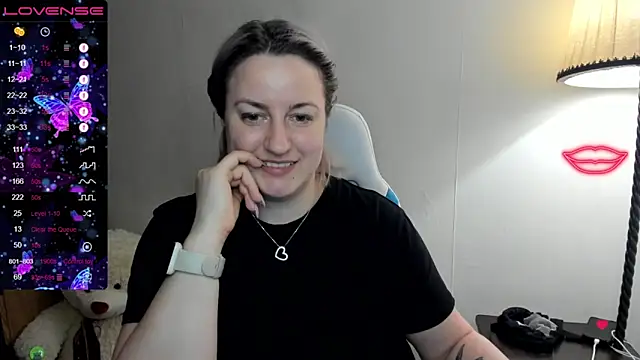 Snapshot of Christen_John_lover chatting on February 2025 11:32:02 PM Christen John lover online show from February 2025 11:32:02 PM