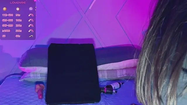 emmajohnss online show from June 2026 06:52:02 AM