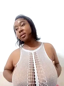 Snapshot of HotAFRICANBEAUTY chatting on January 2025 03:23:02 AM HotAFRICANBEAUTY online show from January 2025 03:23:02 AM