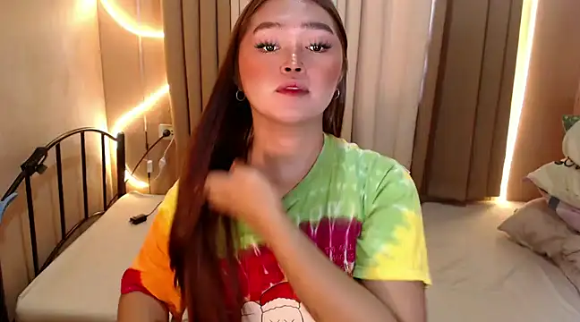 Snapshot of Itsme_claire chatting on December 2024 11:07:01 PM Itsme claire online show from December 2024 11:07:01 PM