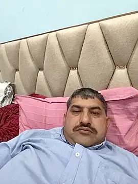 Snapshot of Amandev7 chatting on February 2026 03:32:01 PM Amandev7 online show from February 2026 03:32:01 PM