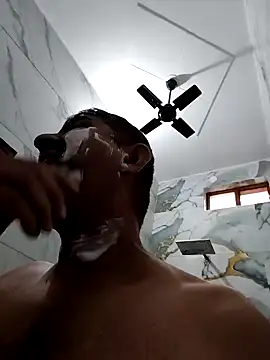 Snapshot of Amandev7 chatting on March 2026 05:04:02 AM Amandev7 online show from March 2026 05:04:02 AM