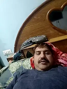 Snapshot of Amandev7 chatting on March 2026 11:43:01 PM Amandev7 online show from March 2026 11:43:01 PM