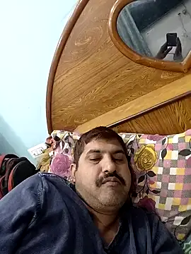 Snapshot of Amandev7 chatting on March 2026 01:44:01 AM Amandev7 online show from March 2026 01:44:01 AM