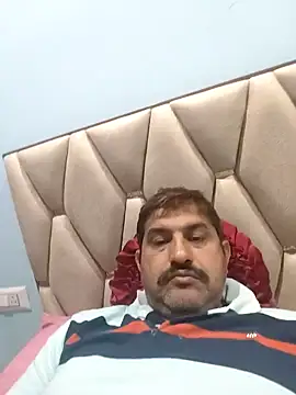 Snapshot of Amandev7 chatting on March 2026 06:18:02 PM Amandev7 online show from March 2026 06:18:02 PM