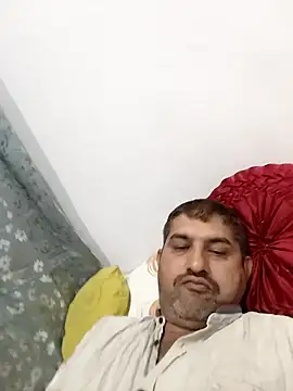 Snapshot of Amandev7 chatting on April 2026 04:46:02 AM Amandev7 online show from April 2026 04:46:02 AM