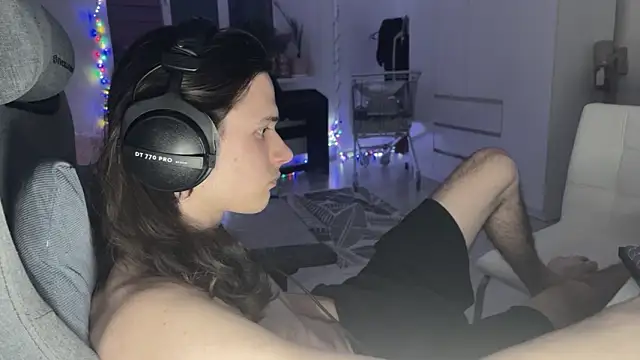 Snapshot of CandyChell chatting on February 2026 08:21:01 PM CandyChell online show from February 2026 08:21:01 PM