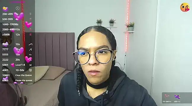 Snapshot of Nina_lovee_ chatting on December 2024 01:32:01 PM Nina lovee online show from December 2024 01:32:01 PM