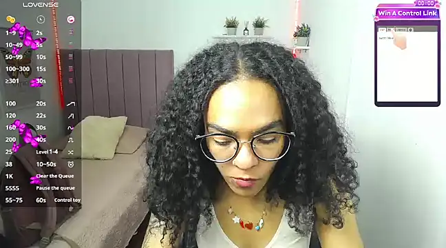 Snapshot of Nina_lovee_ chatting on December 2024 04:52:01 PM Nina lovee online show from December 2024 04:52:01 PM