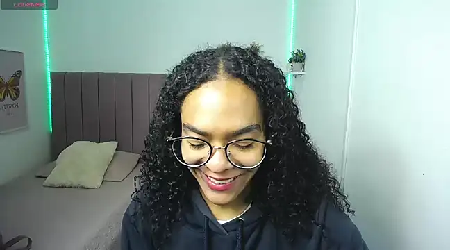 Snapshot of Nina_lovee_ chatting on January 2025 01:53:01 PM Nina lovee online show from January 2025 01:53:01 PM