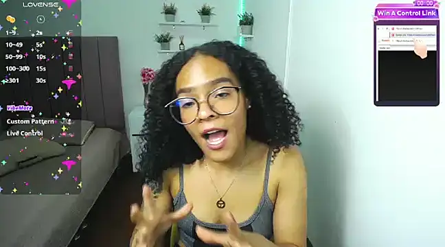 Snapshot of Nina_lovee_ chatting on February 2025 11:25:02 PM Nina lovee online show from February 2025 11:25:02 PM