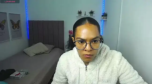 Snapshot of Nina_lovee_ chatting on March 2025 03:03:02 PM Nina lovee online show from March 2025 03:03:02 PM