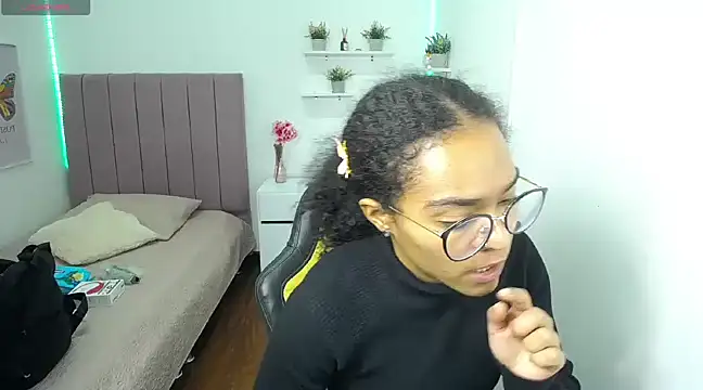 Snapshot of Nina_lovee_ chatting on March 2025 03:53:02 PM Nina lovee online show from March 2025 03:53:02 PM