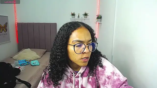 Snapshot of Nina_lovee_ chatting on March 2025 02:36:01 PM Nina lovee online show from March 2025 02:36:01 PM