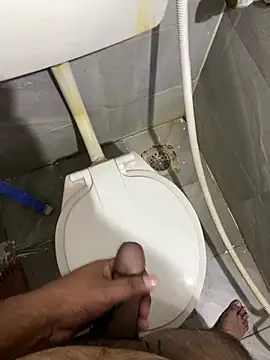 Snapshot of Rahuldhe22 chatting on December 2024 09:09:01 PM Rahuldhe22 online show from December 2024 09:09:01 PM