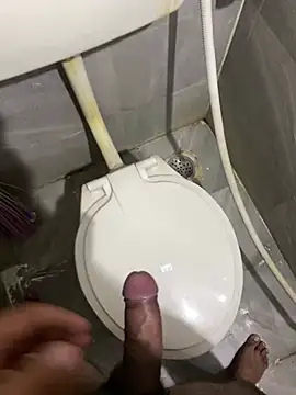 Snapshot of Rahuldhe22 chatting on December 2024 08:03:02 PM Rahuldhe22 online show from December 2024 08:03:02 PM