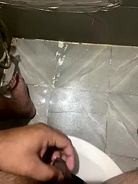 Snapshot of Rahuldhe22 chatting on September 2025 08:21:01 PM Rahuldhe22 online show from September 2025 08:21:01 PM