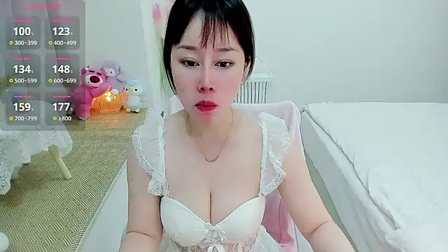 Vivian-6 online show from May 2026 12:38:01 AM