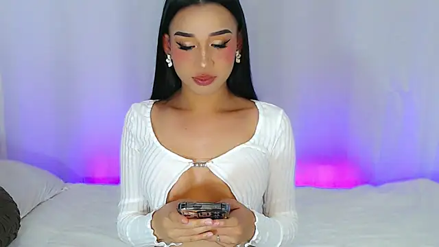 Snapshot of FuckDoll_Nathalie chatting on October 2025 05:57:01 PM FuckDoll Nathalie online show from October 2025 05:57:01 PM