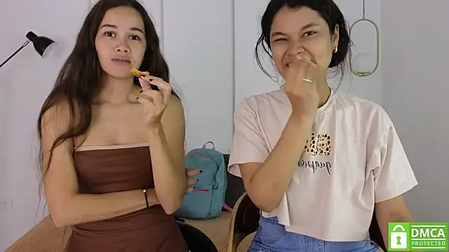 Snapshot of sexychanell_18 chatting on October 2025 01:23:02 PM sexychanell 18 online show from October 2025 01:23:02 PM